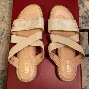 Born sandals